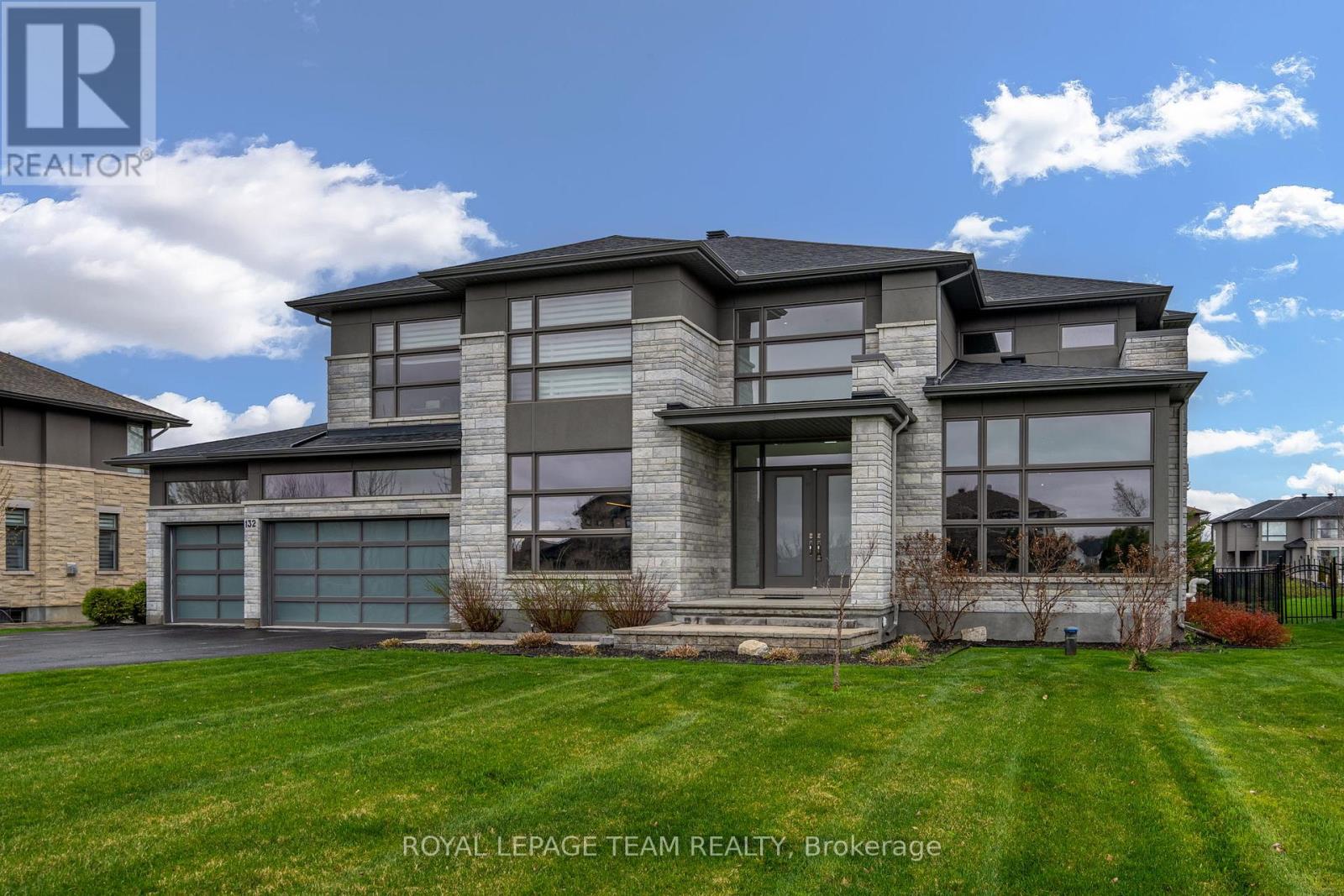 132 Dunblane Way