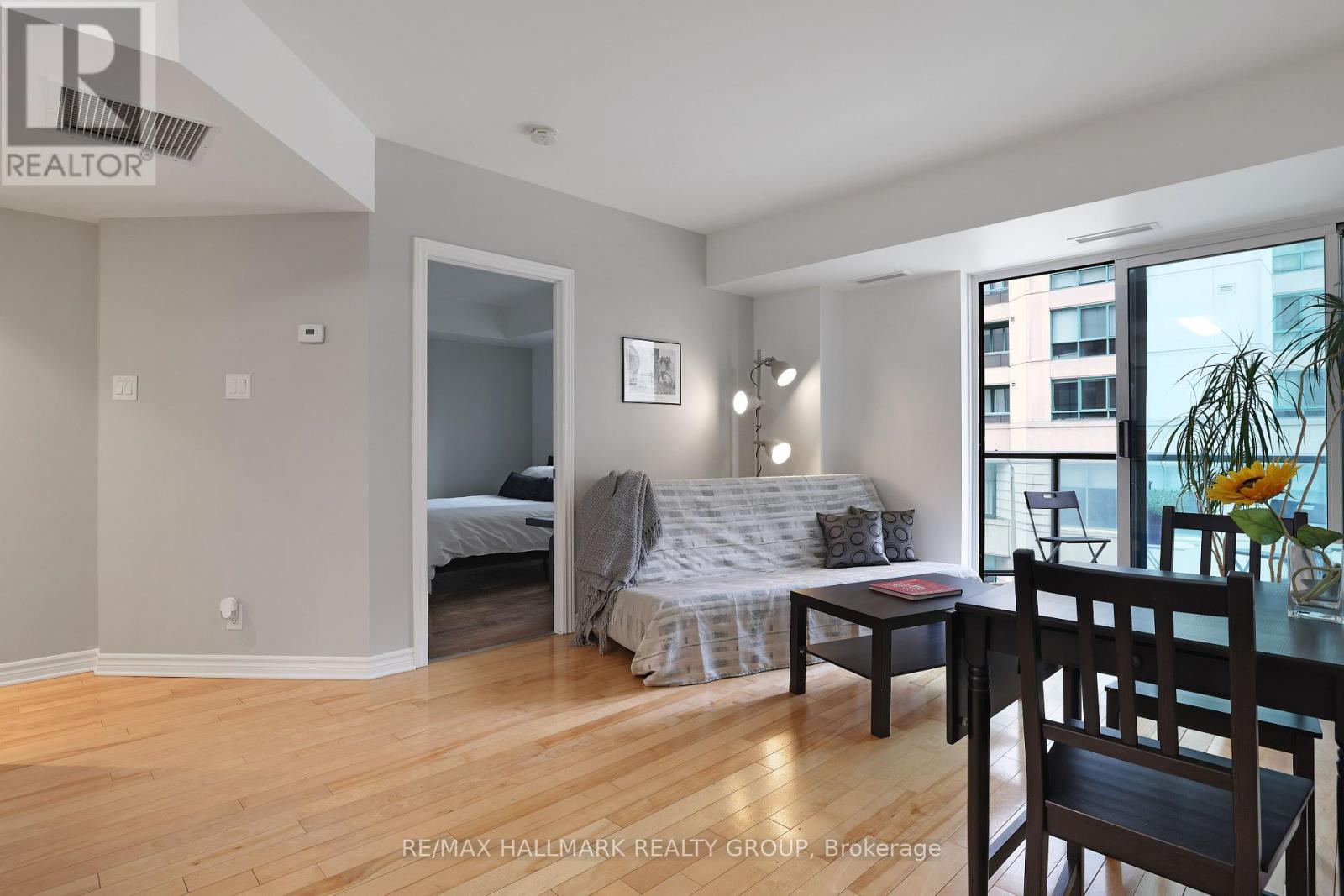 405 - 445 Laurier Avenue W