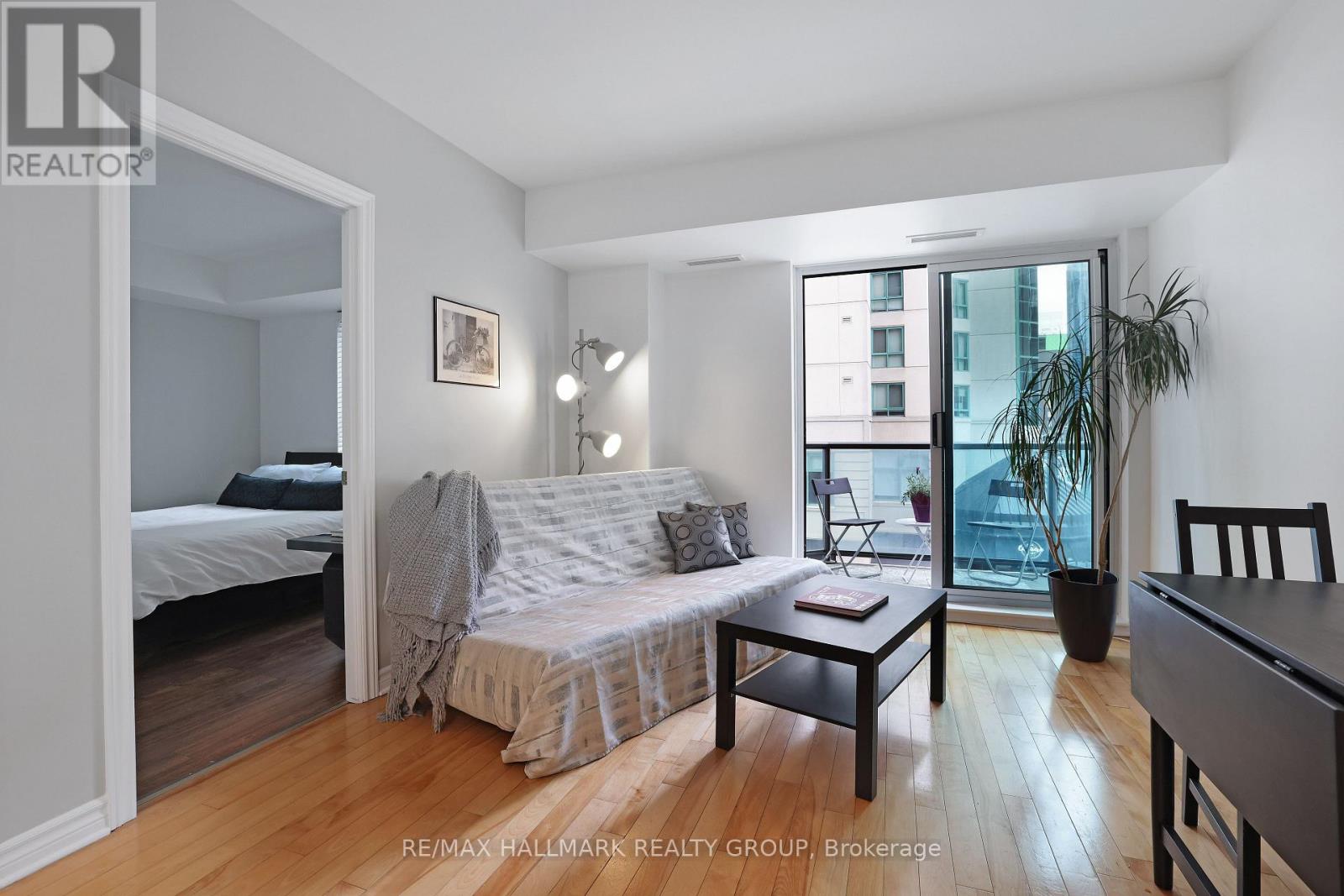 405 - 445 Laurier Avenue W