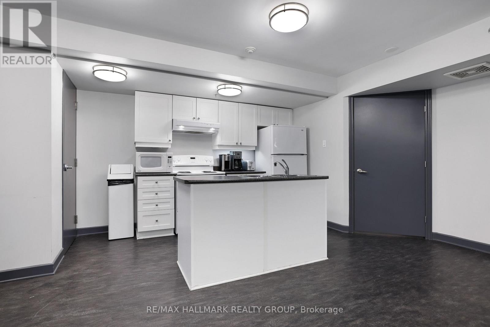 405 - 445 Laurier Avenue W