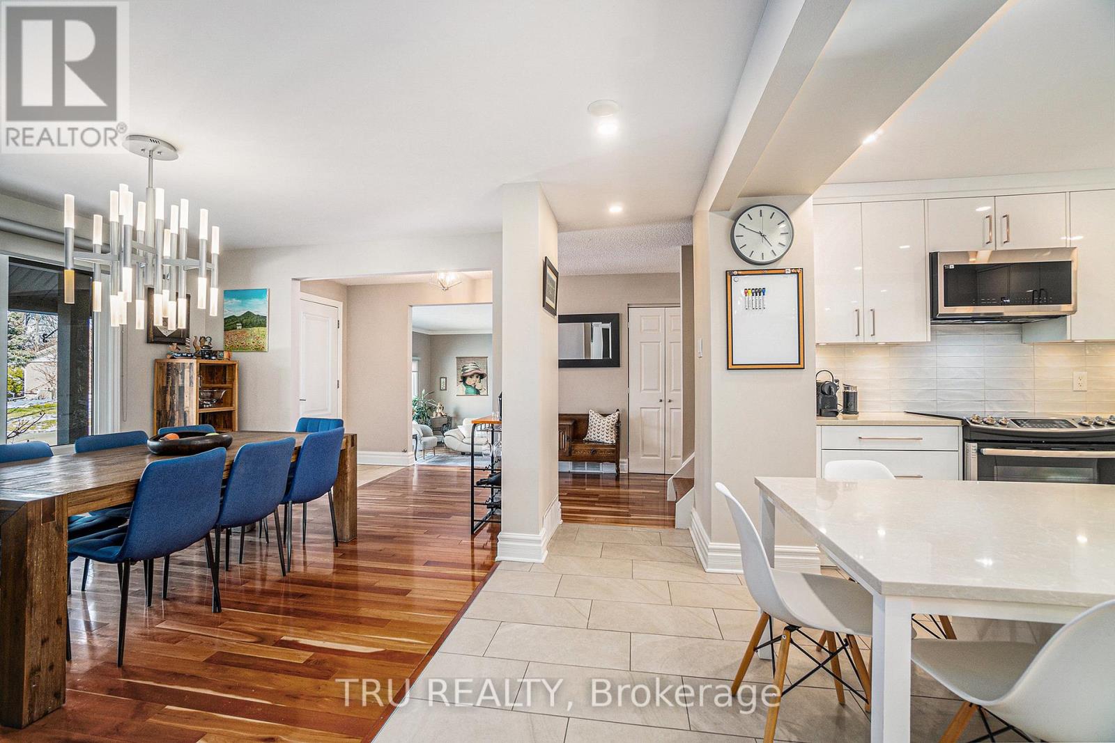 2302 Fox Crescent