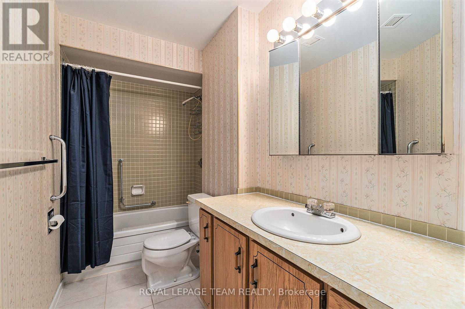 706 - 20 Chesterton Drive