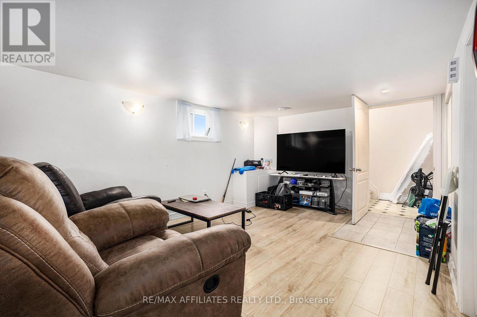 6208 Renaud Road