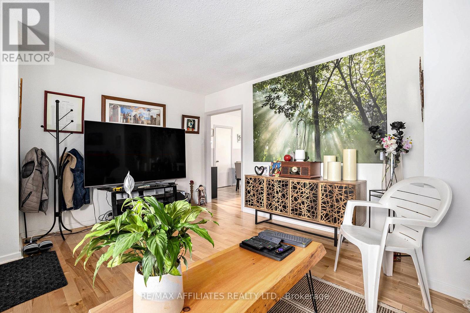 6208 Renaud Road
