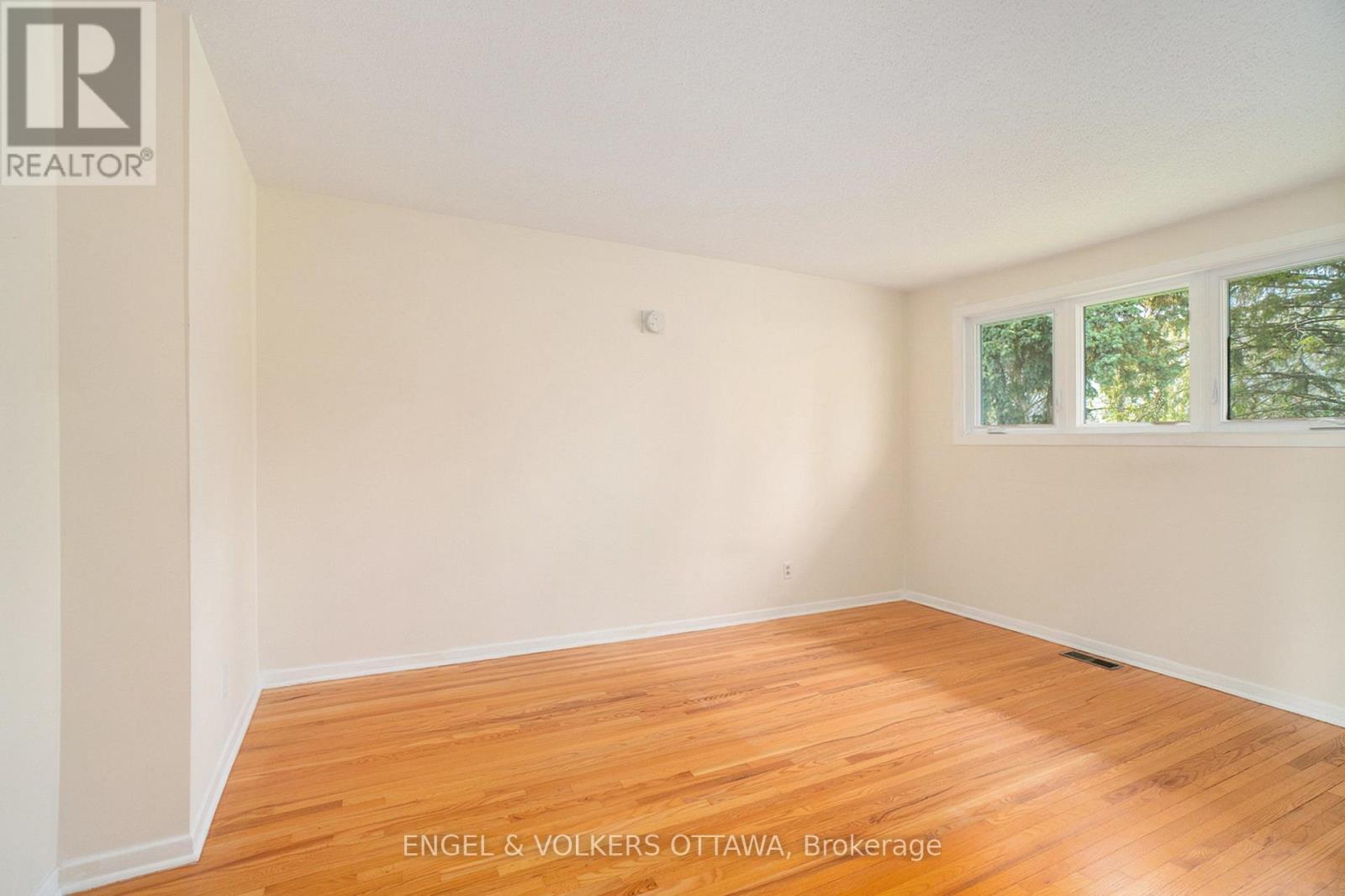 1805 Applegrove Court