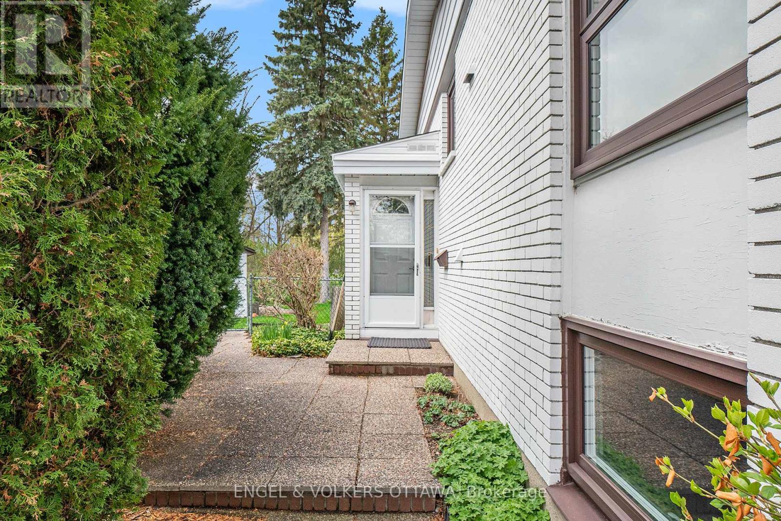 1805 Applegrove Court