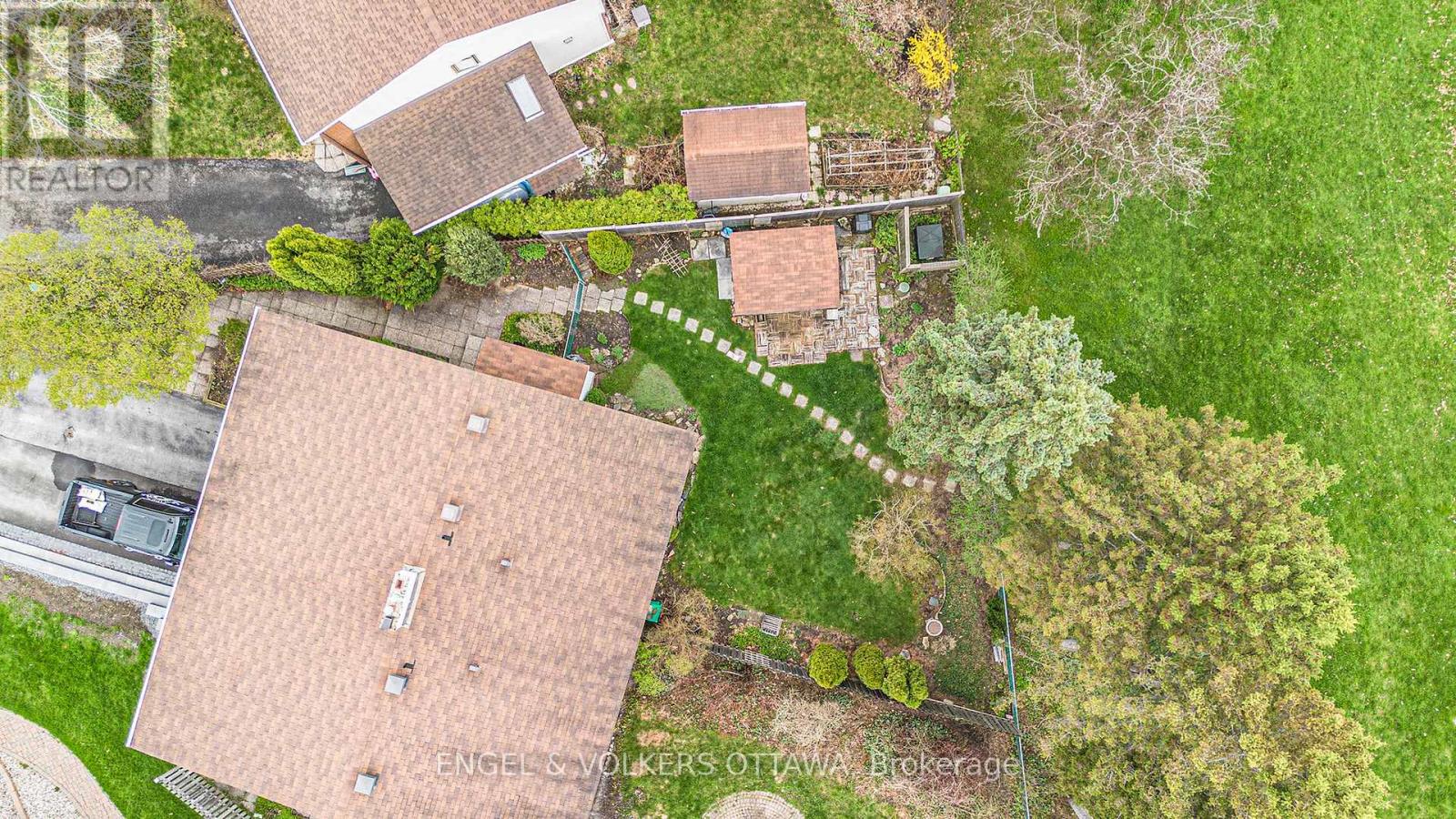 1805 Applegrove Court