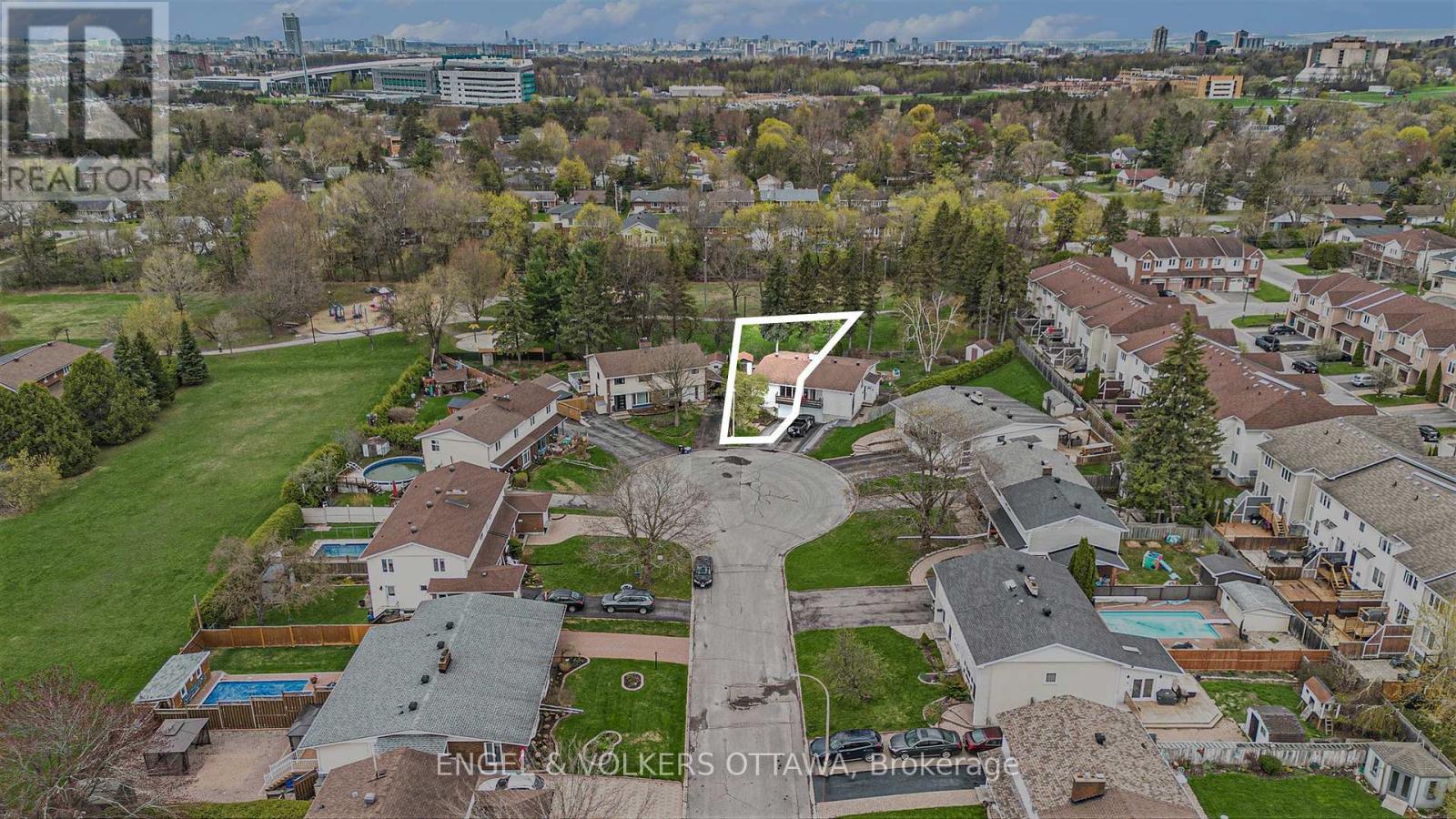 1805 Applegrove Court