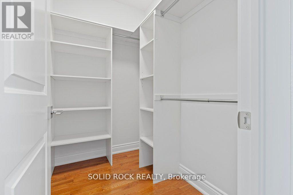 9 Billings Avenue W