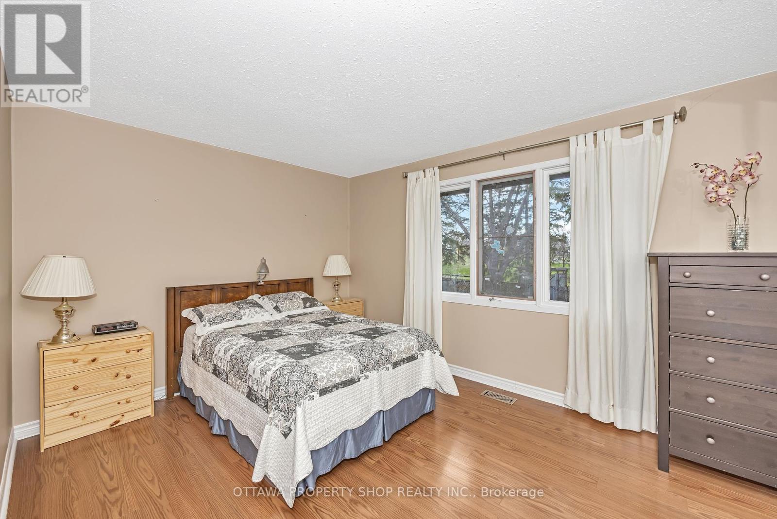 54 Chimo Drive