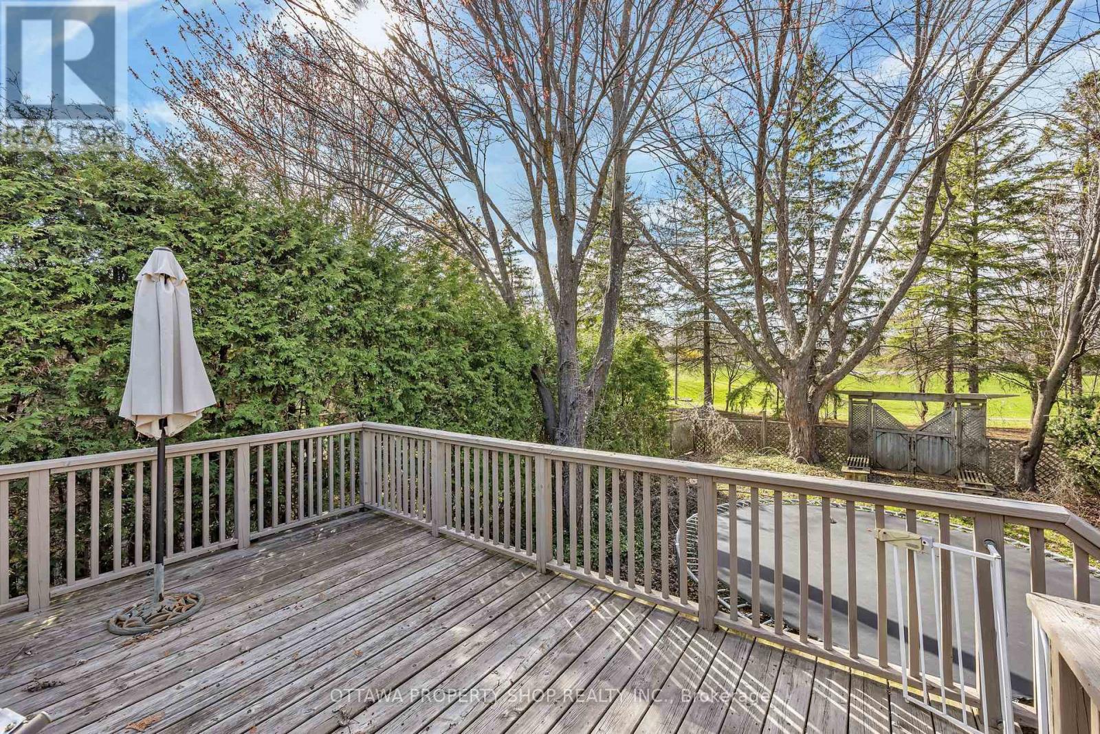 54 Chimo Drive