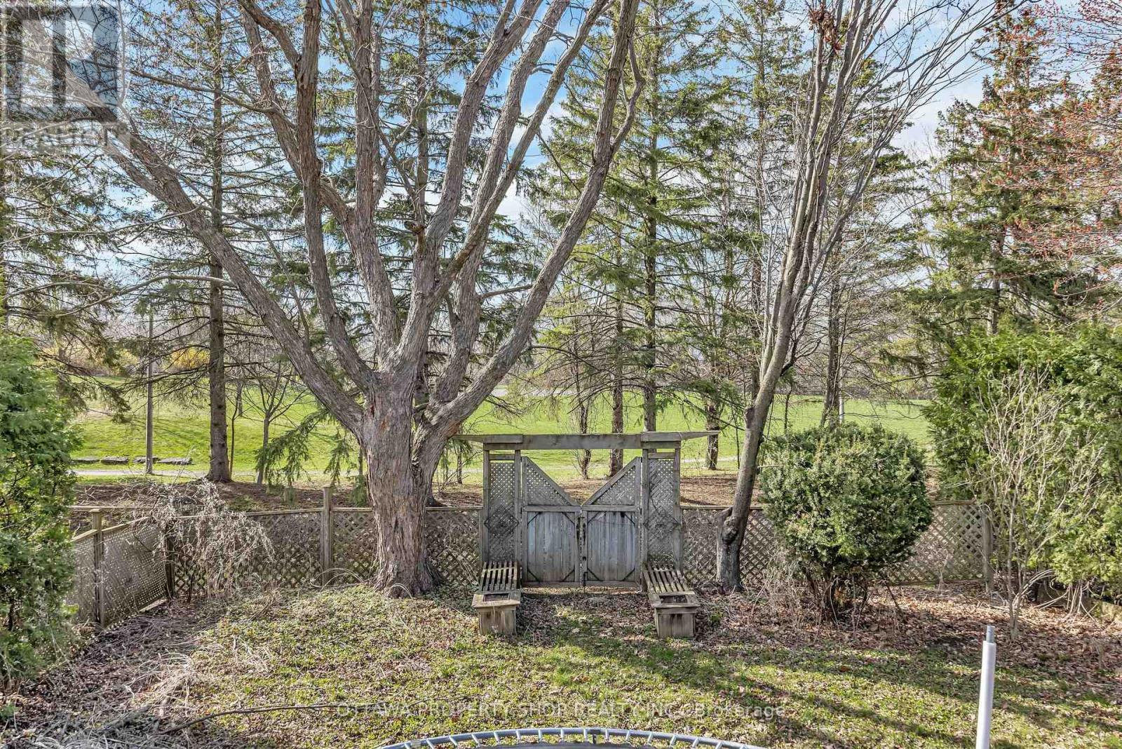 54 Chimo Drive