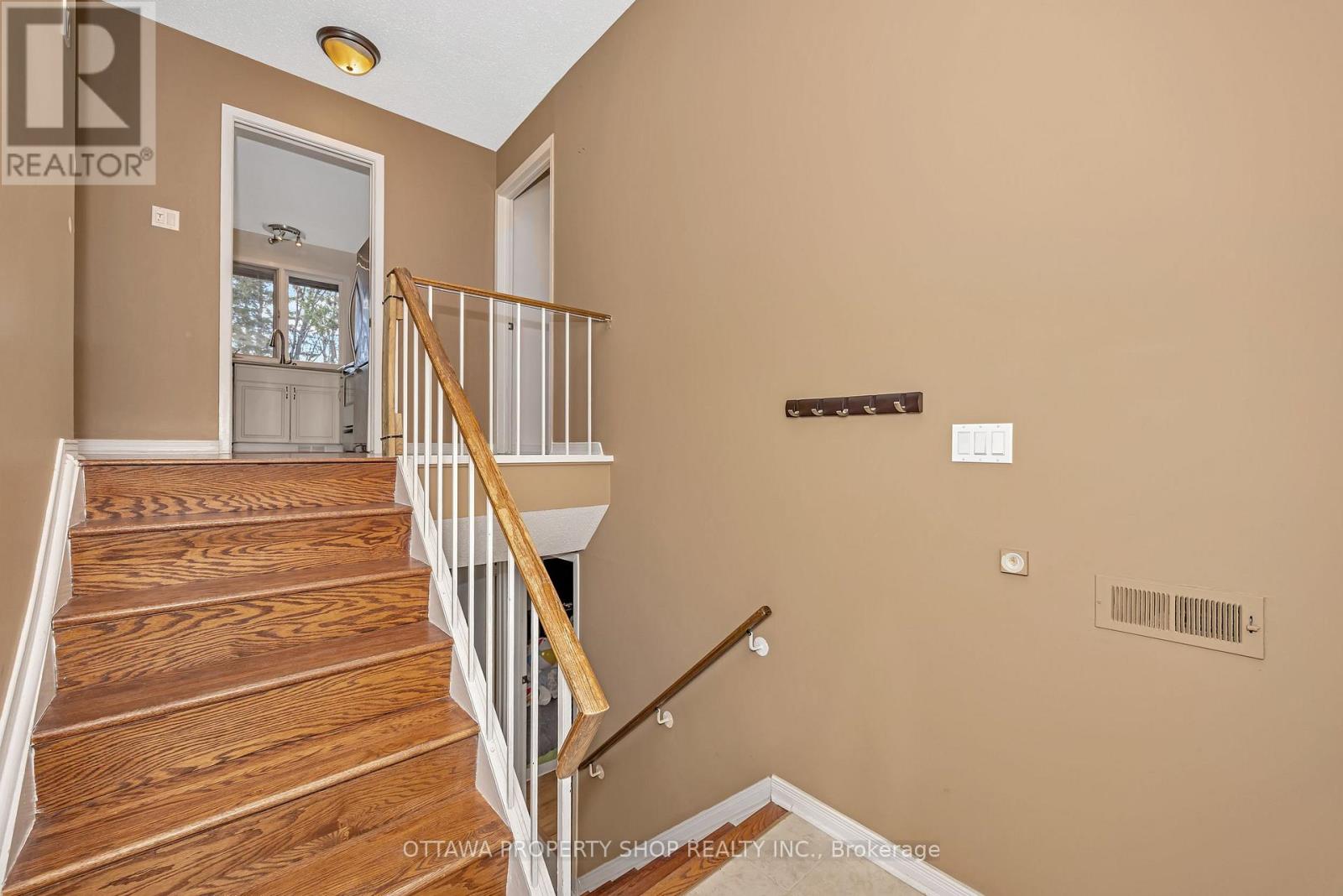 54 Chimo Drive