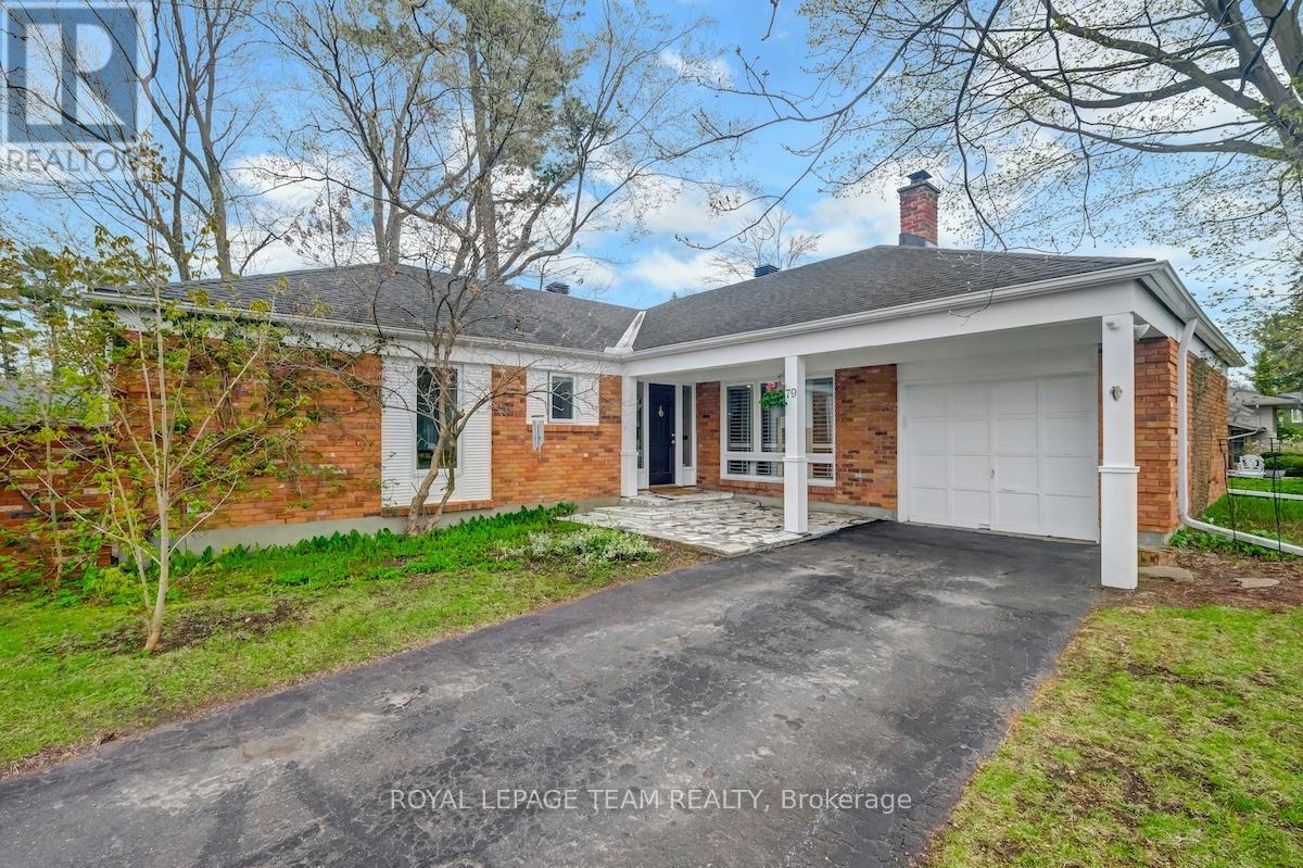 79 Parkland Crescent