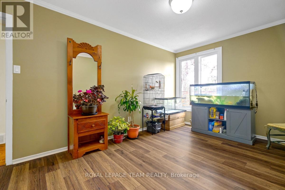 79 Parkland Crescent