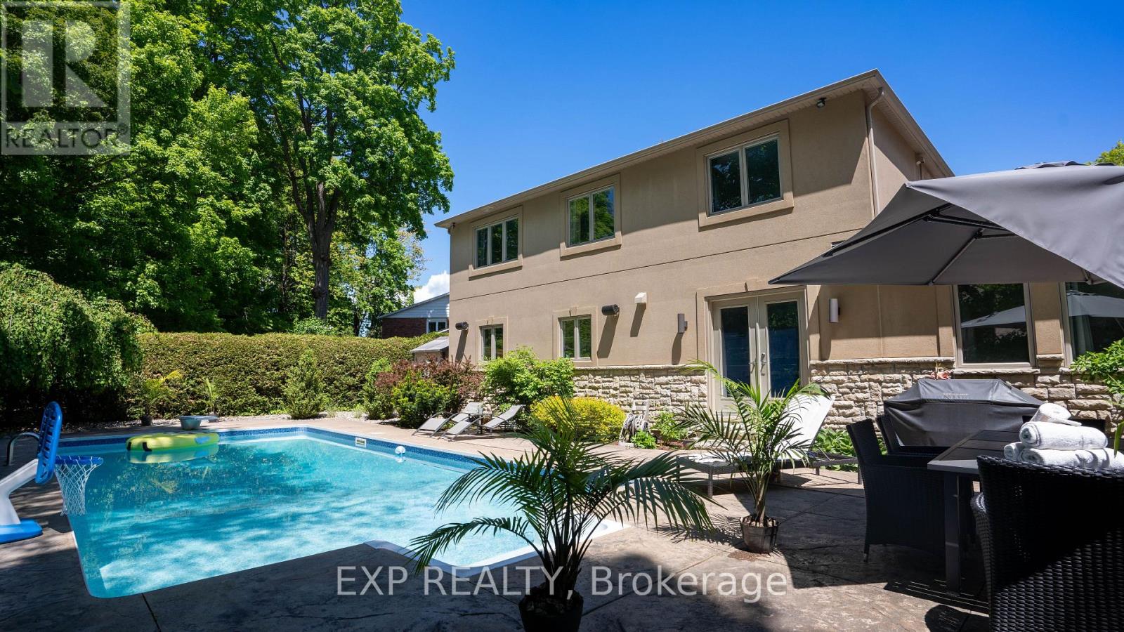 17 Chesswood Court