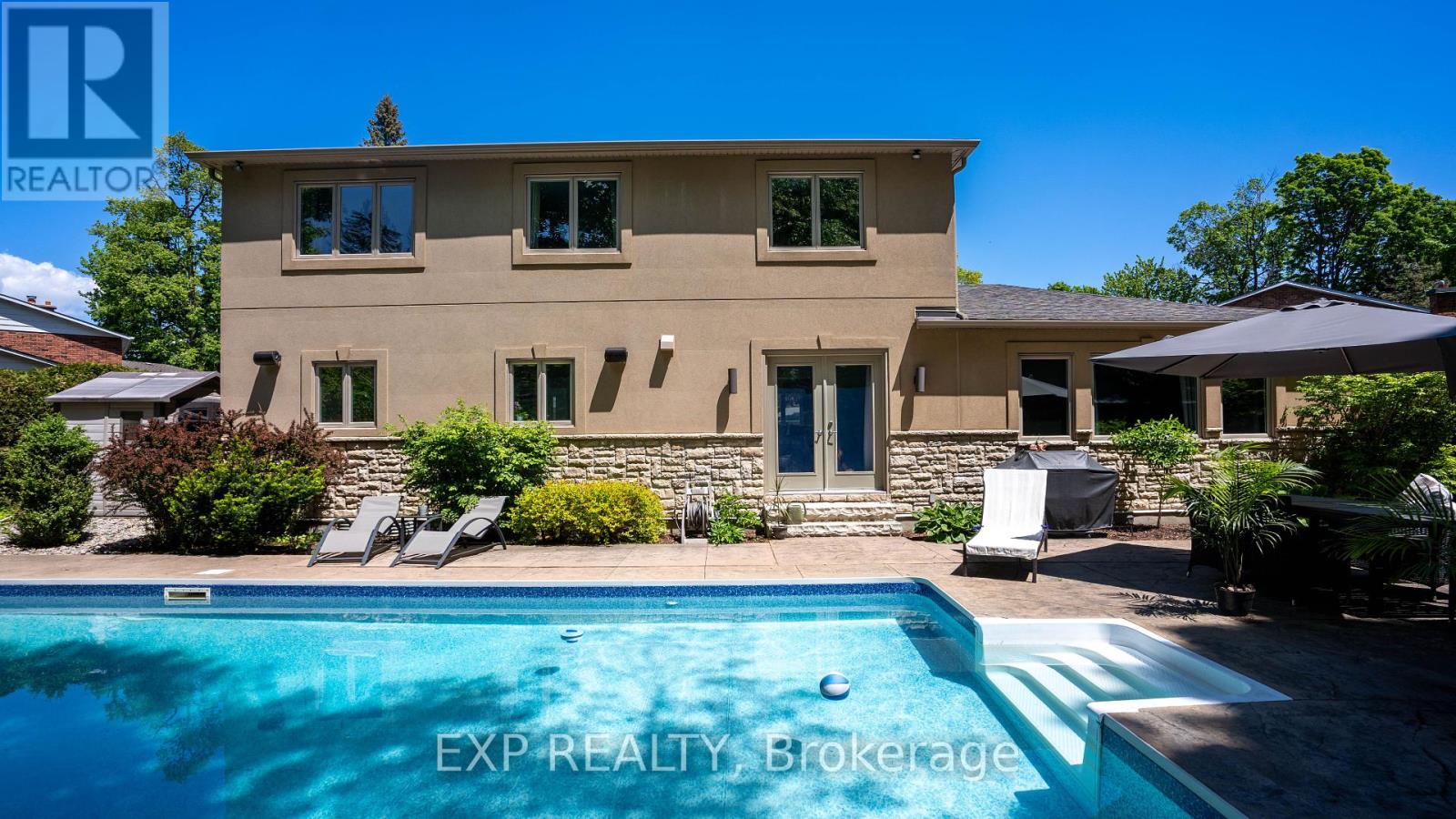 17 Chesswood Court