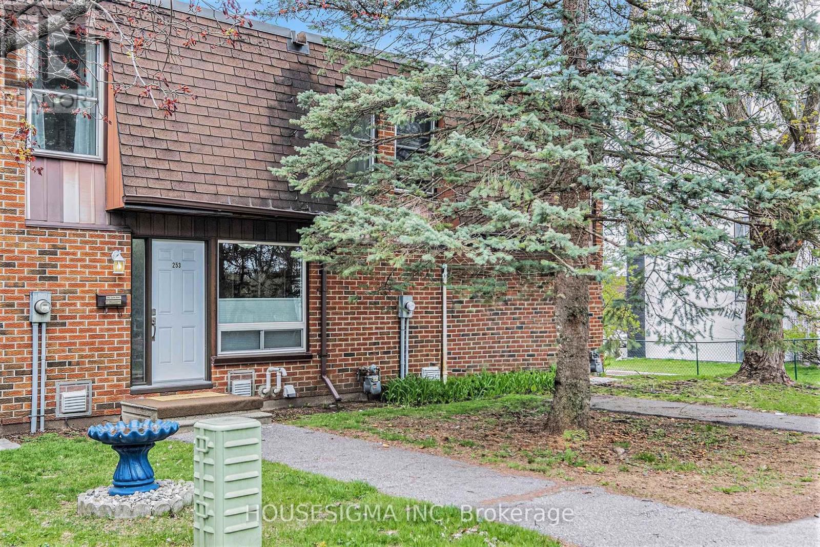 253 - 2270 Cotters Crescent