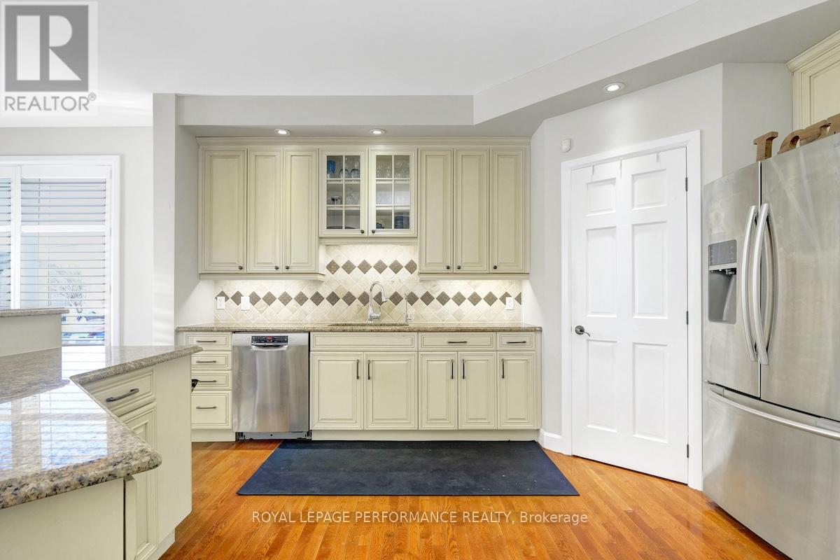 6598 Courtland Grove Crescent