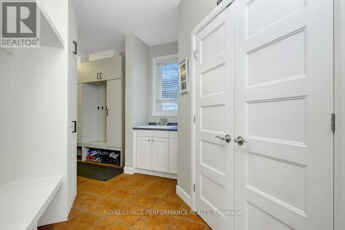 6598 Courtland Grove Crescent
