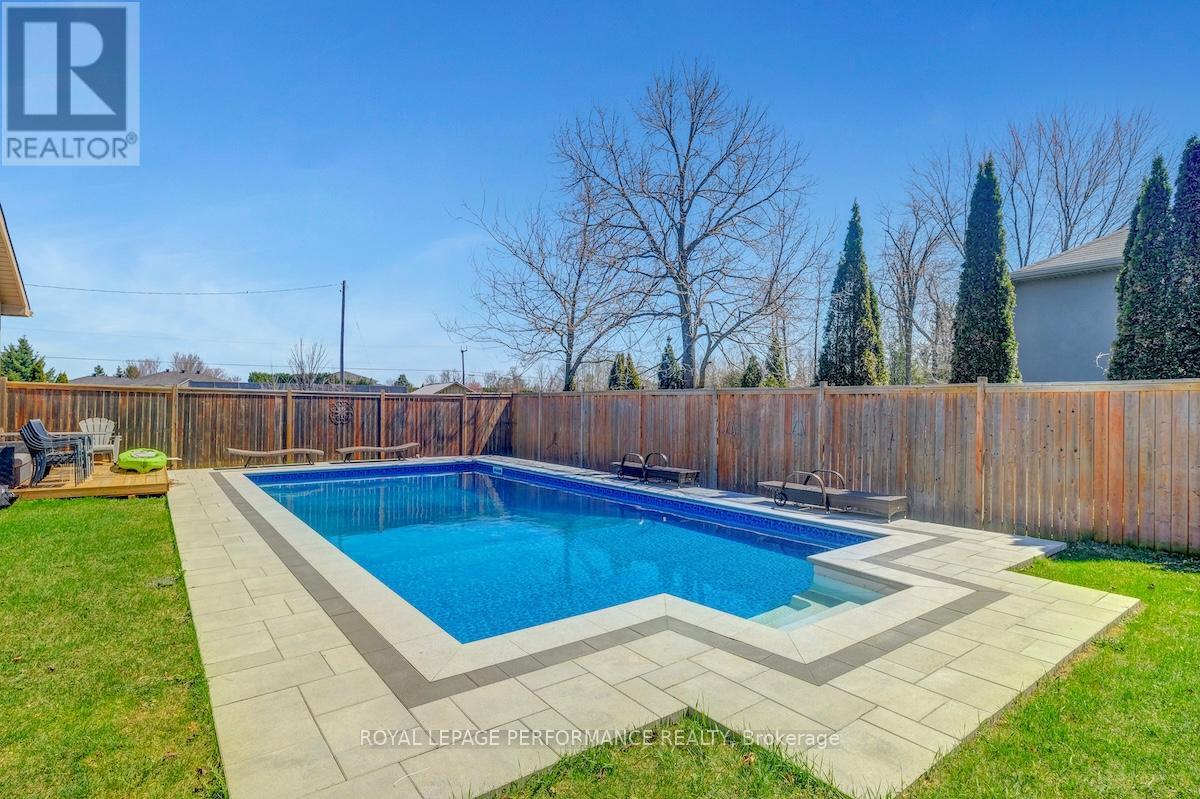 6598 Courtland Grove Crescent
