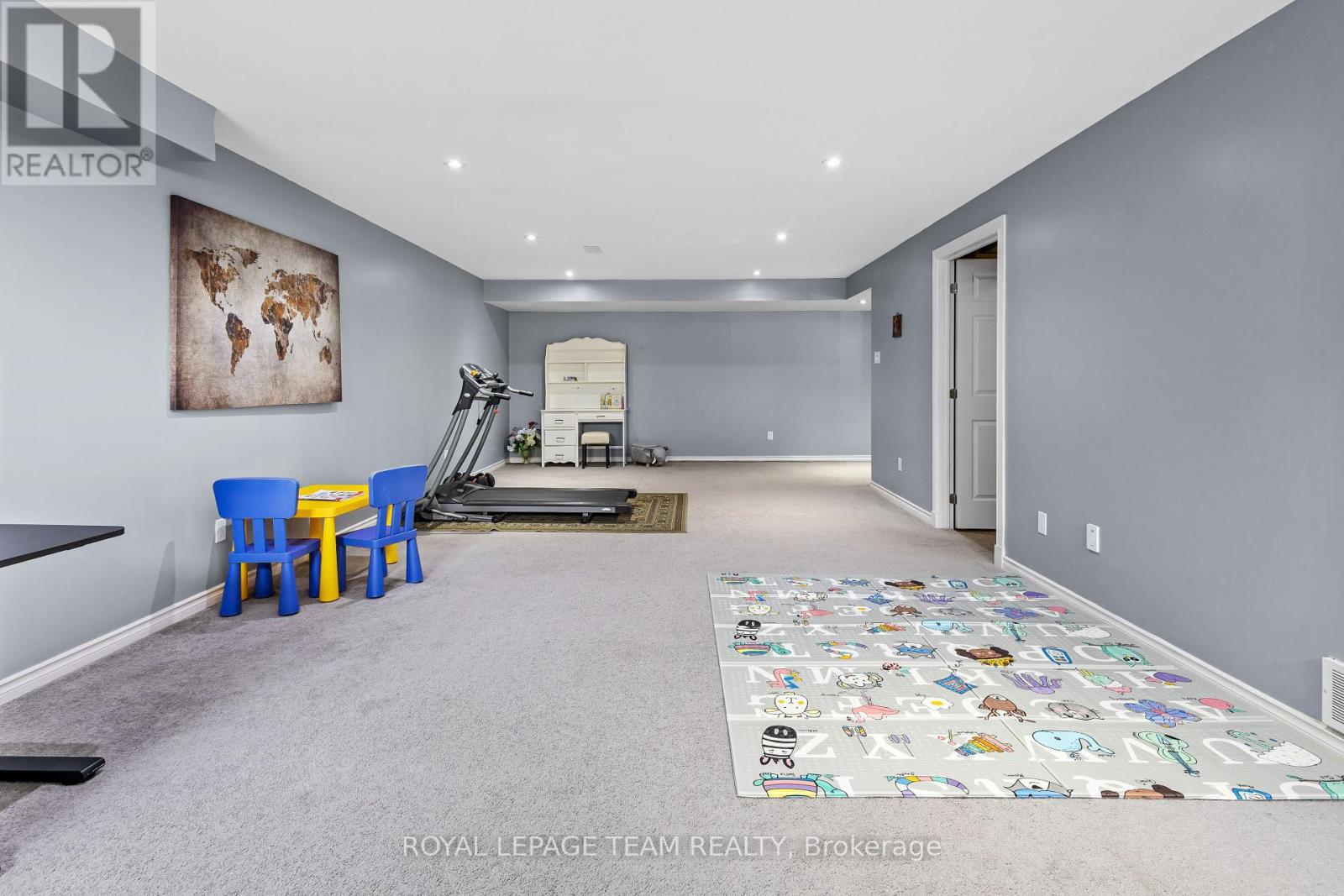 817 Feather Moss Way
