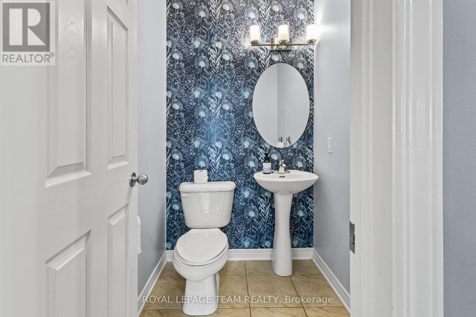 817 Feather Moss Way
