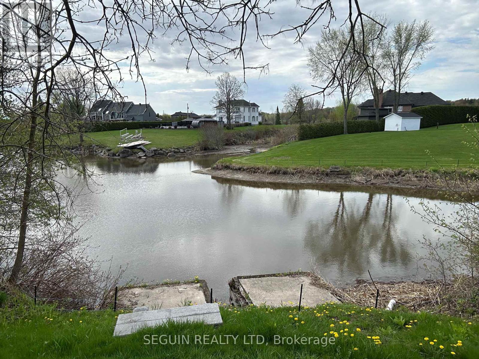 3519 Front Road