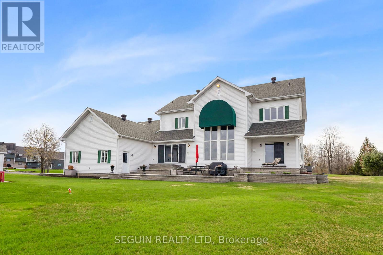 3519 Front Road