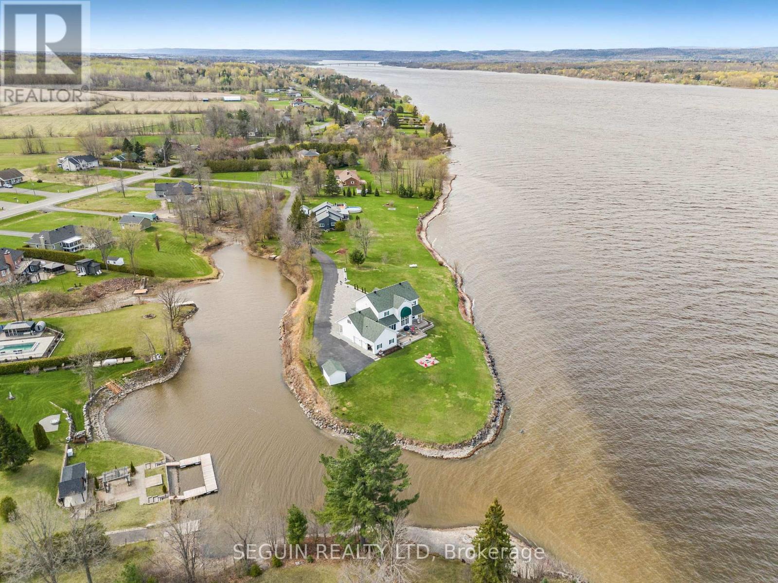 3519 Front Road