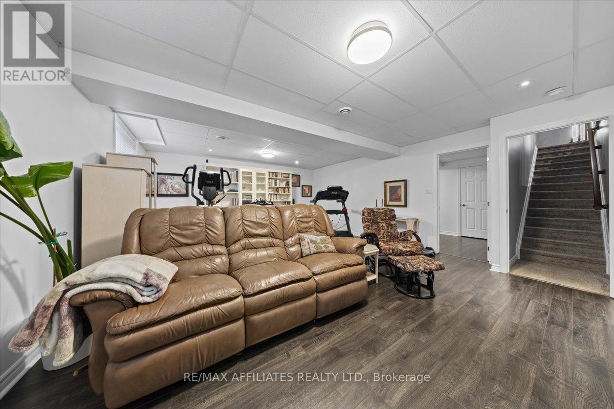 2277 Esprit Drive