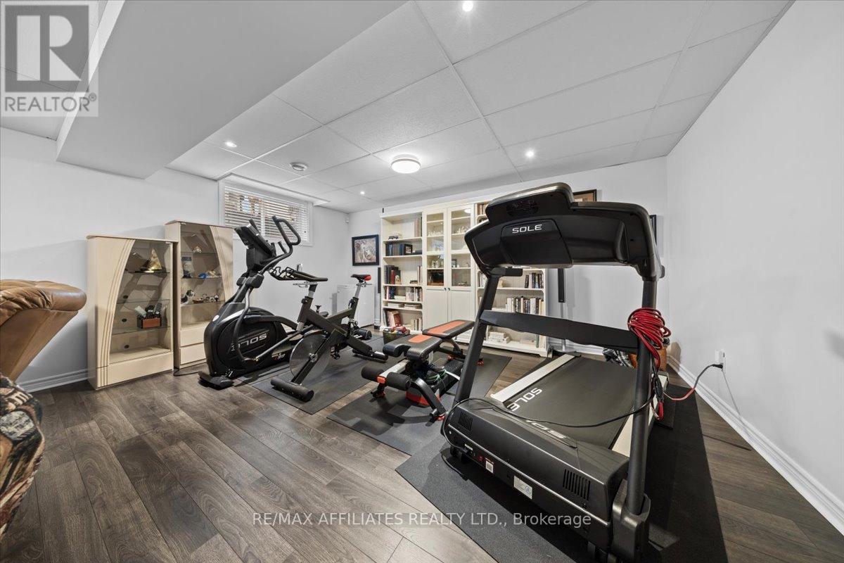 2277 Esprit Drive
