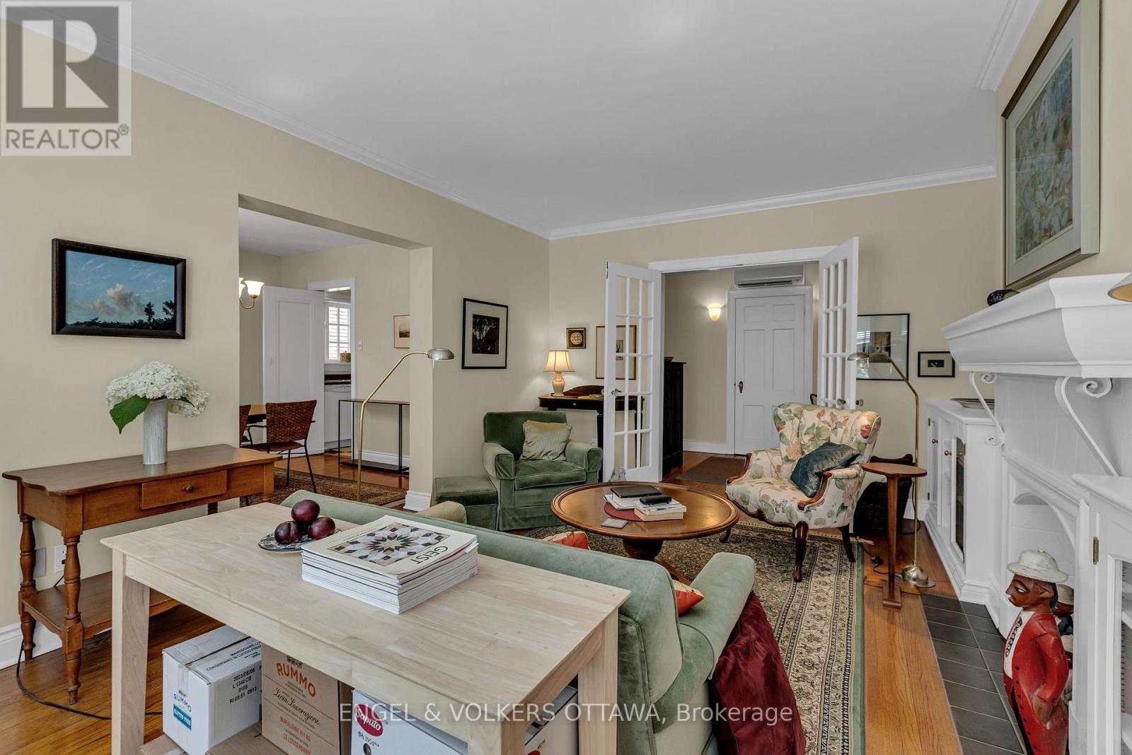 2 - 433 Besserer Street