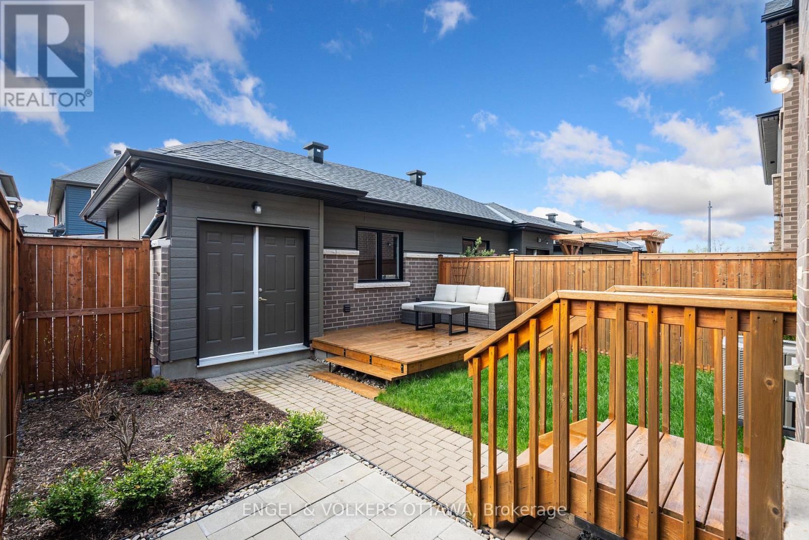 606 Mikinak Road