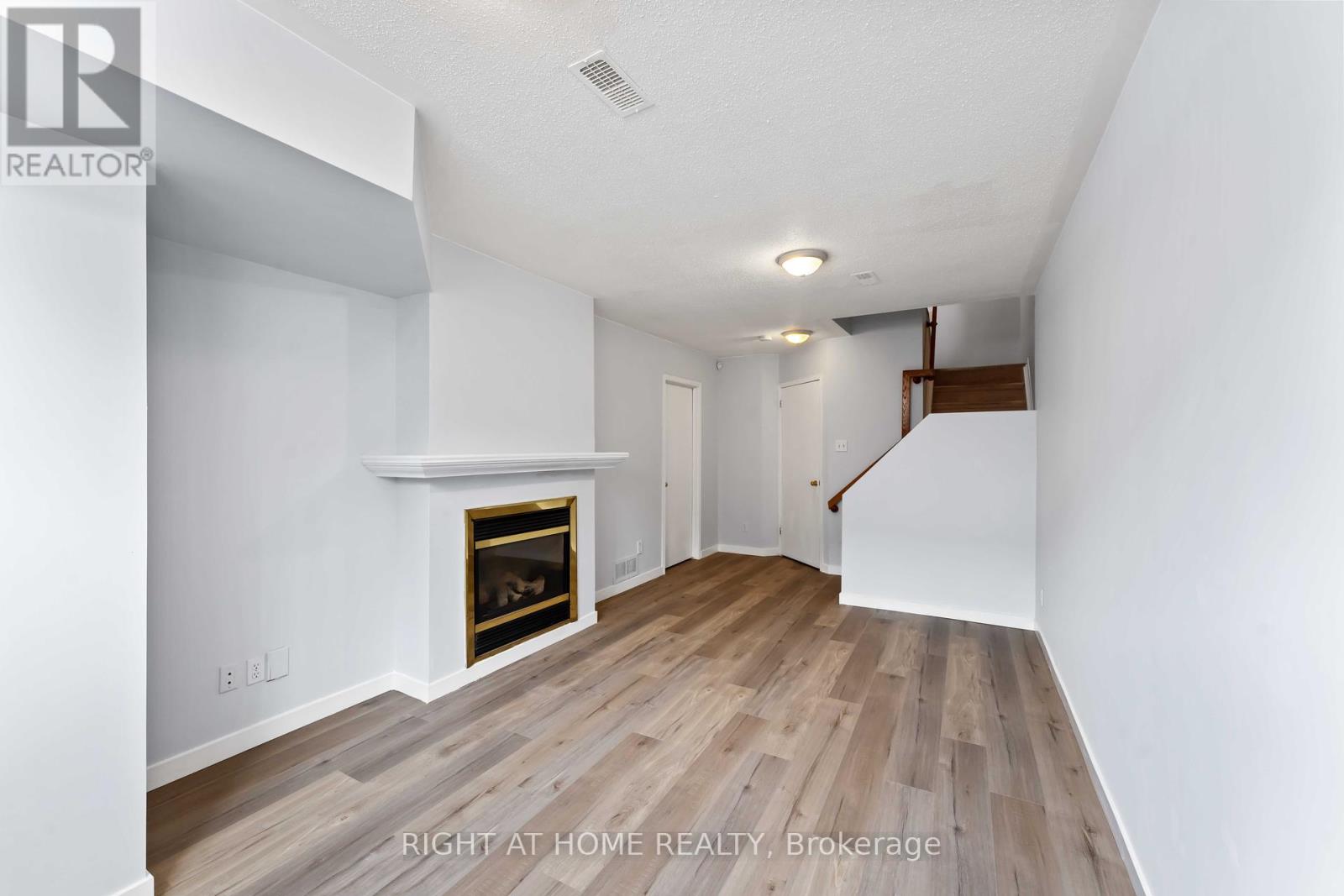 421 Hillsboro