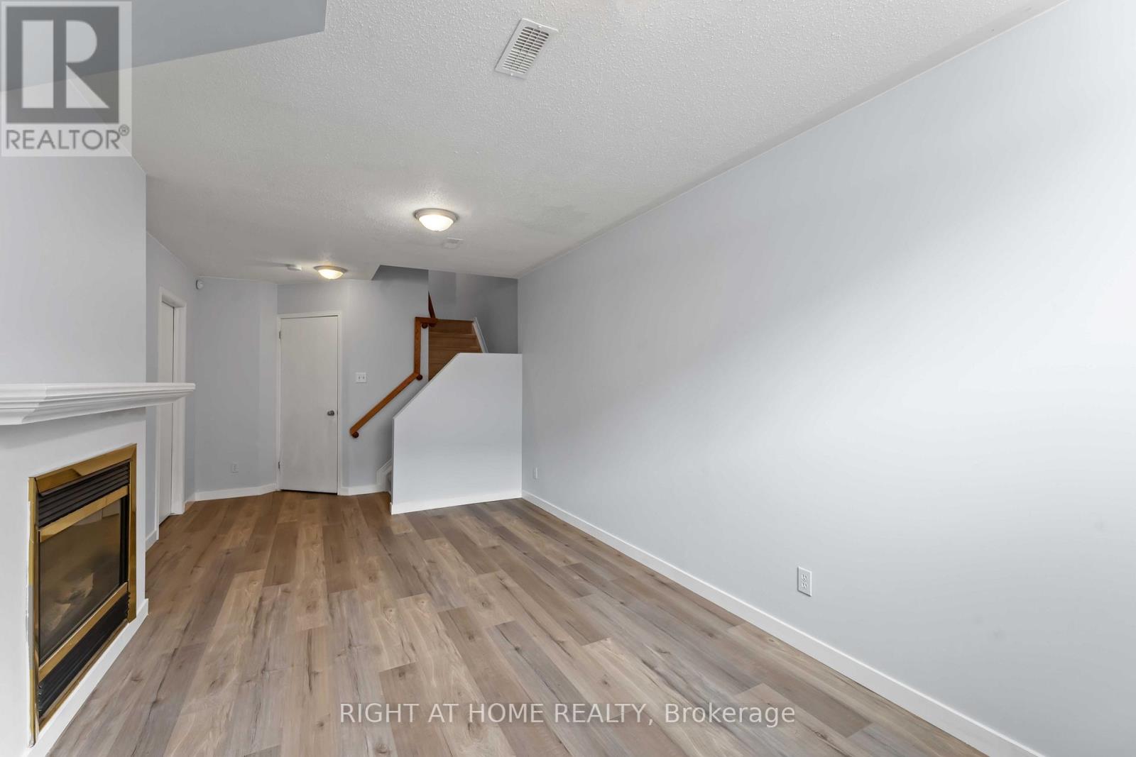 421 Hillsboro