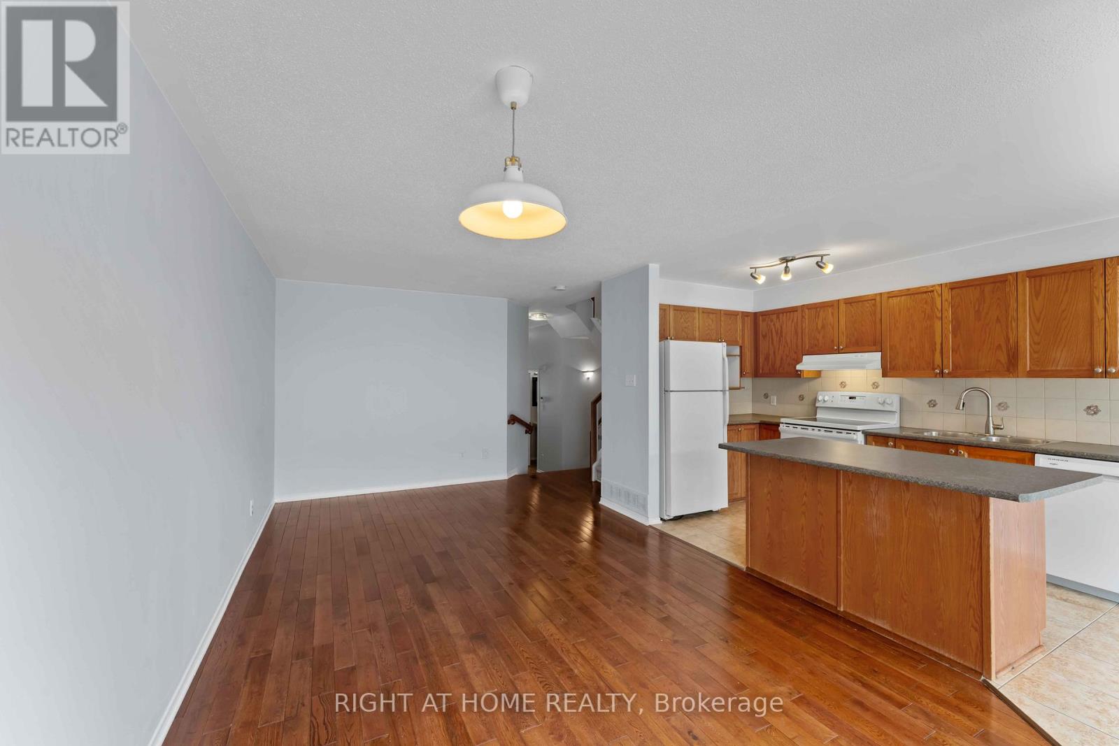 421 Hillsboro