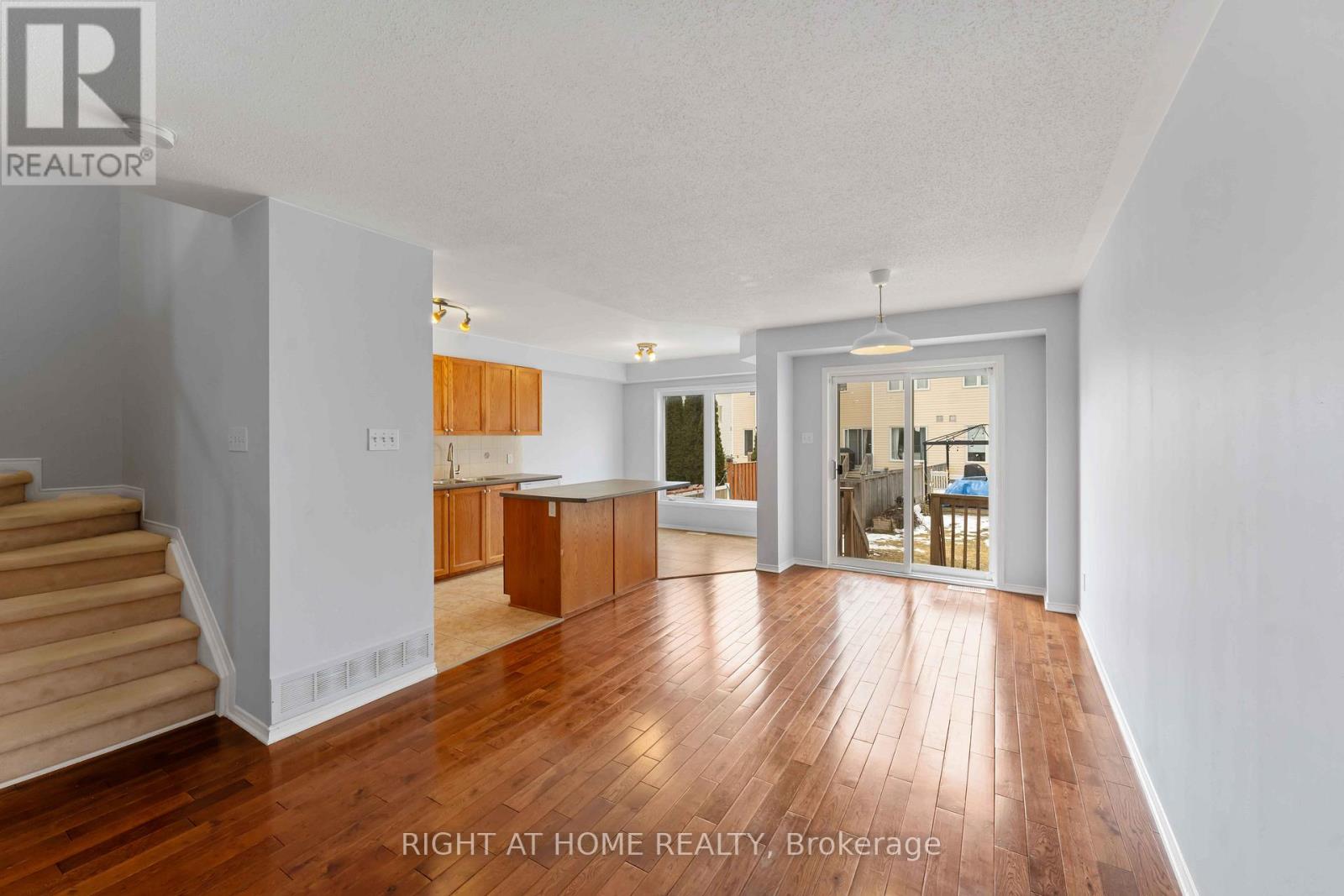 421 Hillsboro