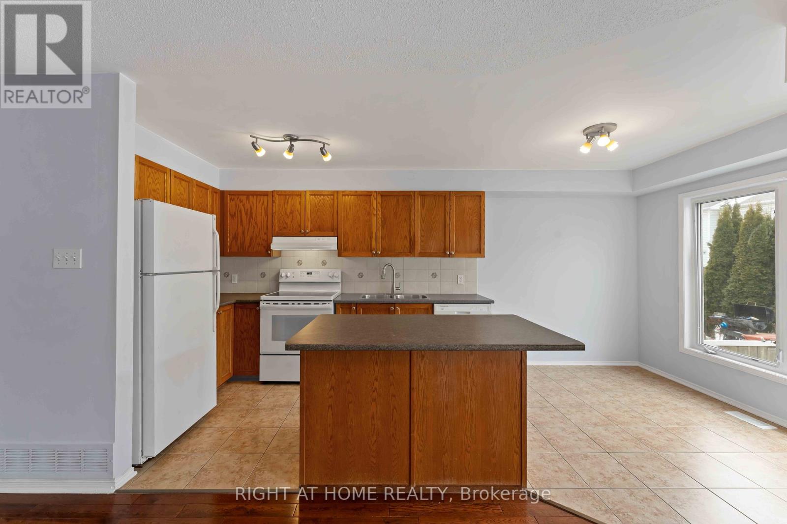 421 Hillsboro