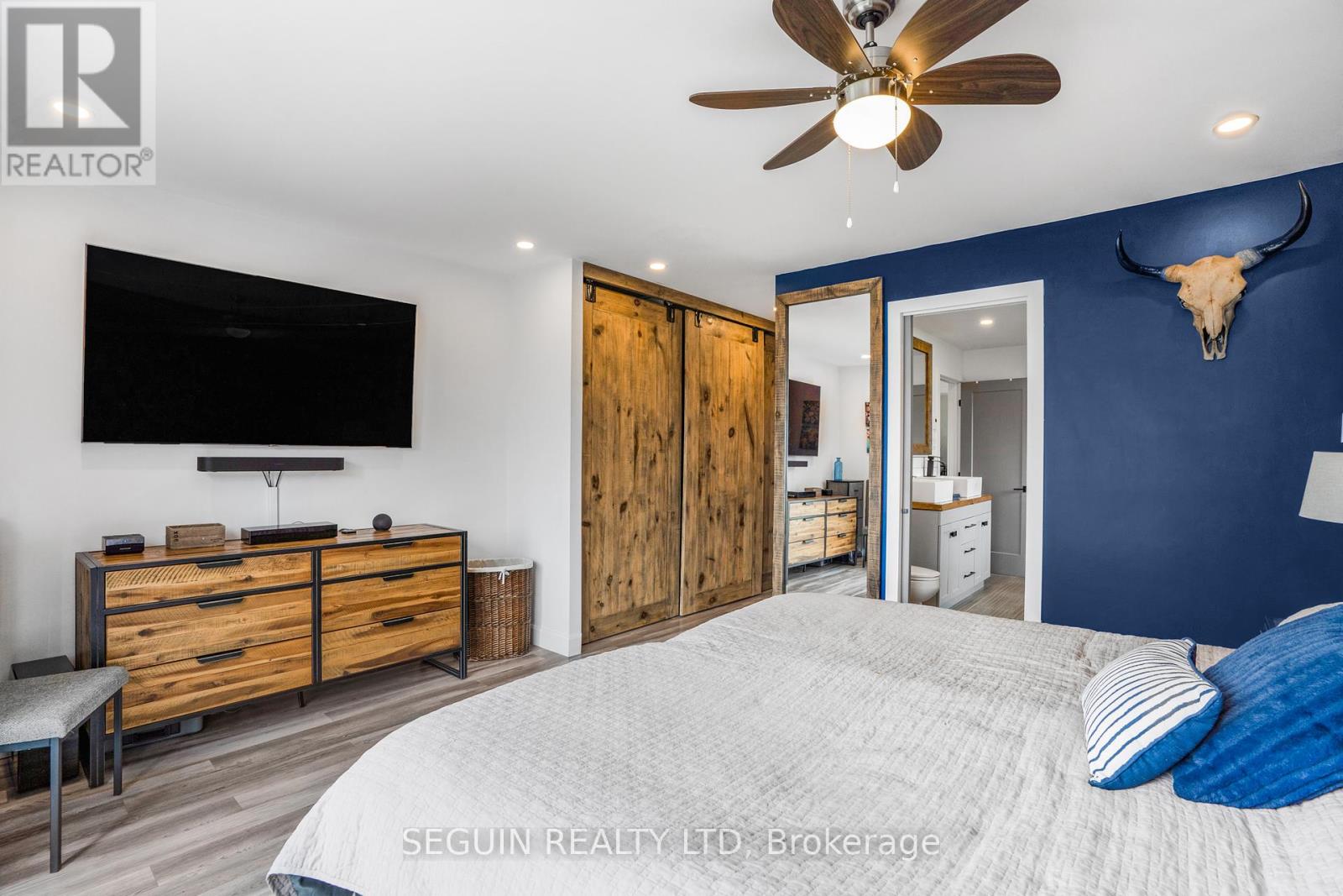 3595 Front Road