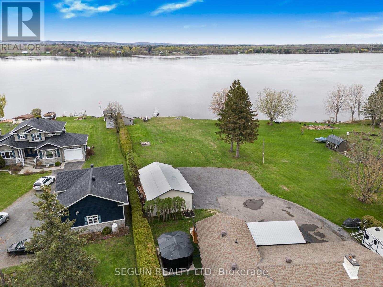 3595 Front Road