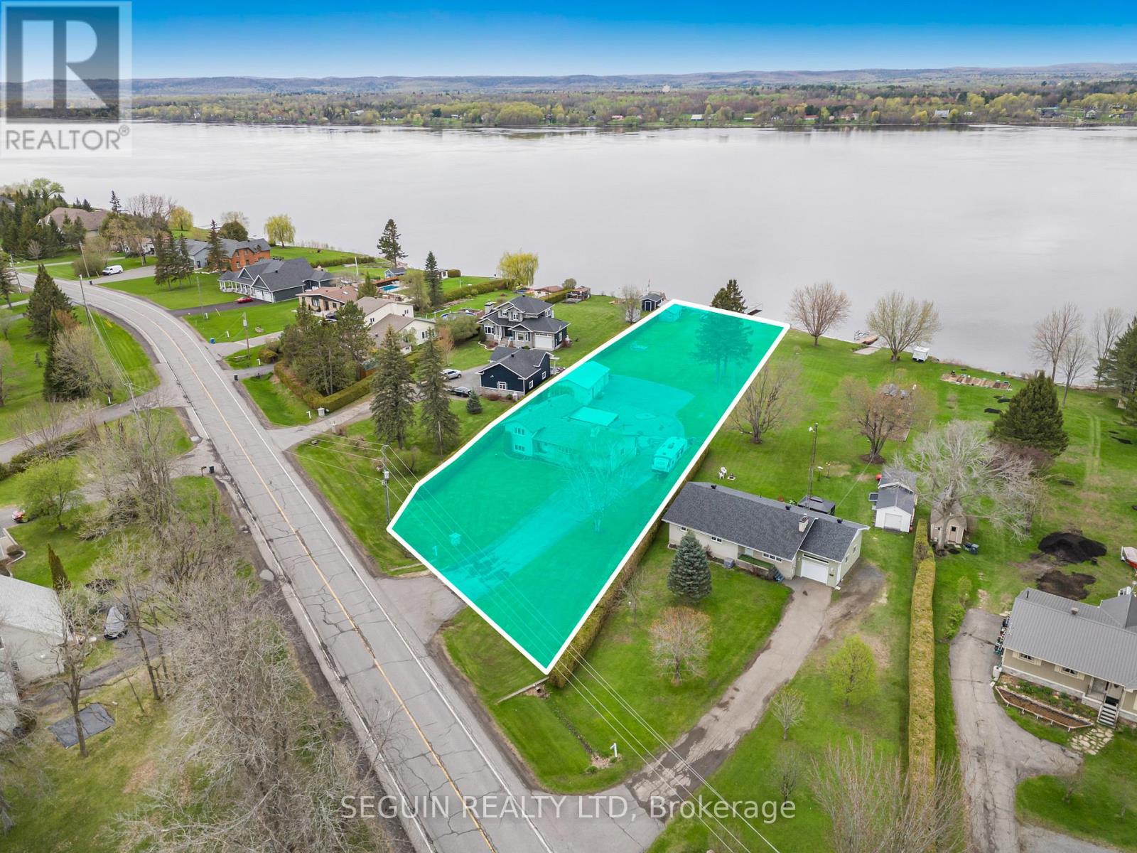 3595 Front Road