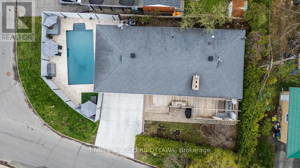 953 Fairlawn Avenue