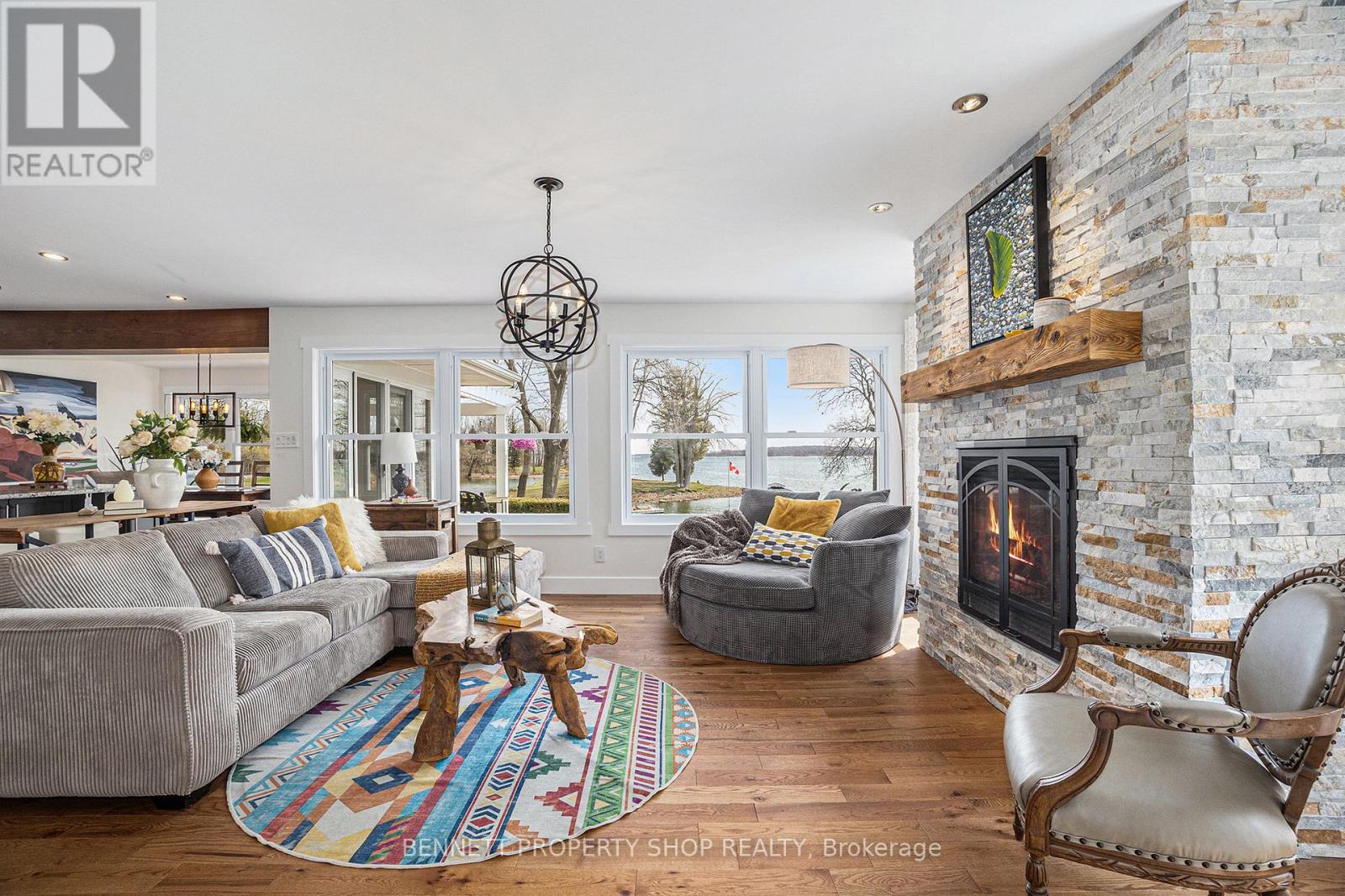 16084 Lakeside Drive