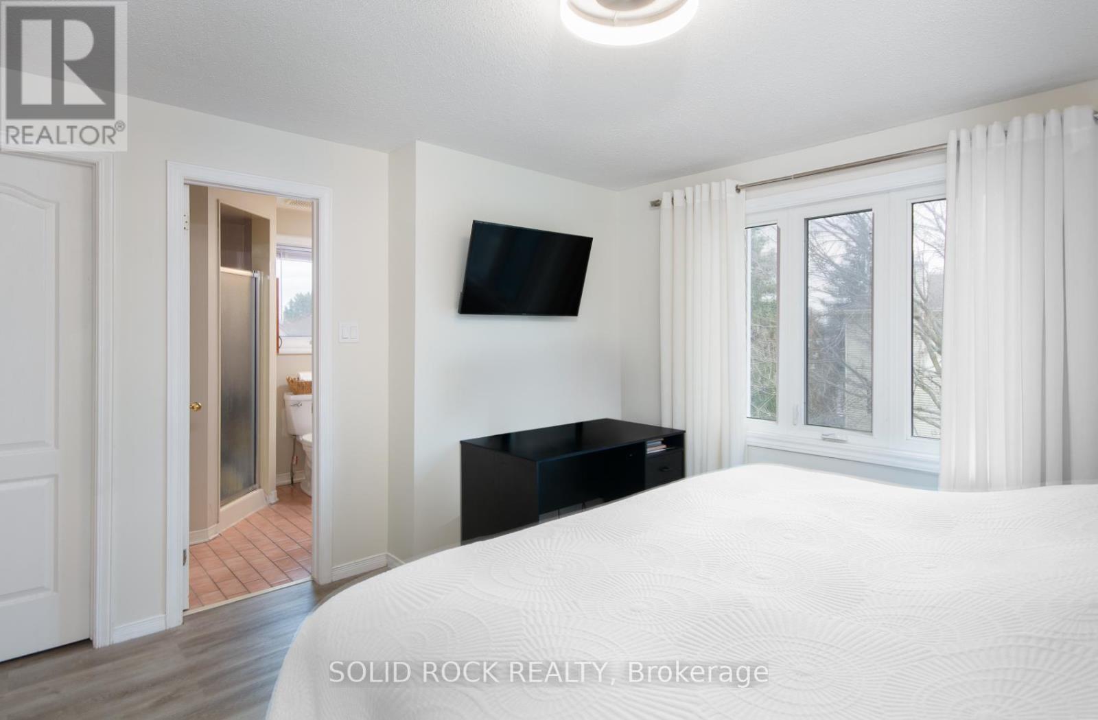 5 Weybridge Drive