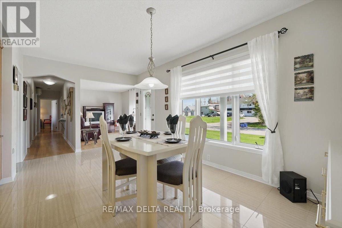 3 Maisonneuve Street