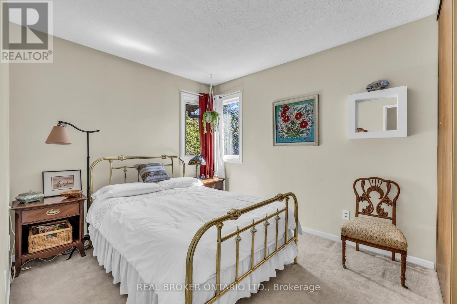 138 Mcclintock Way