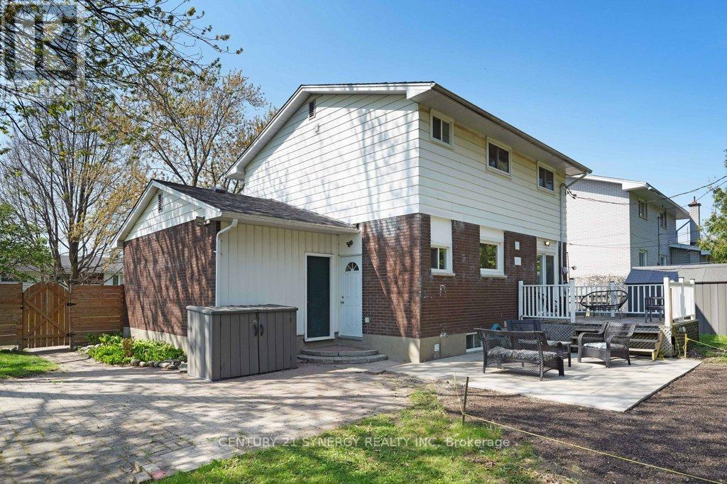 2522 Needham Crescent