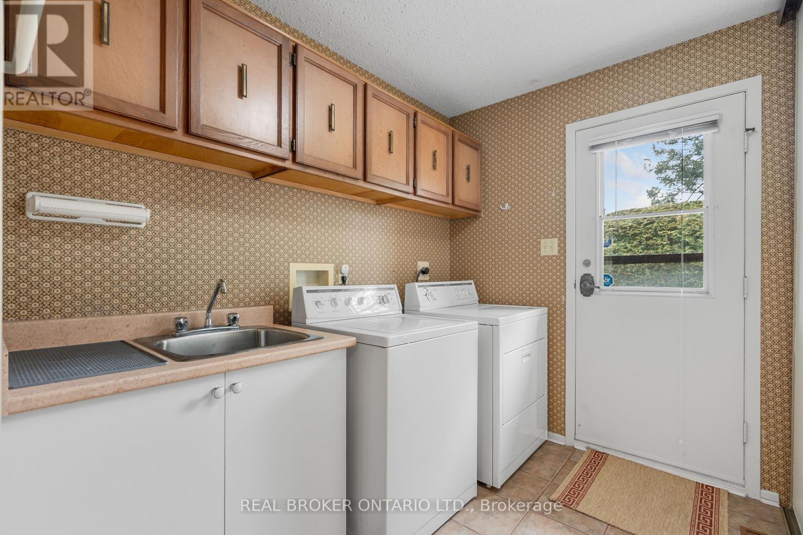 127 Chimo Drive