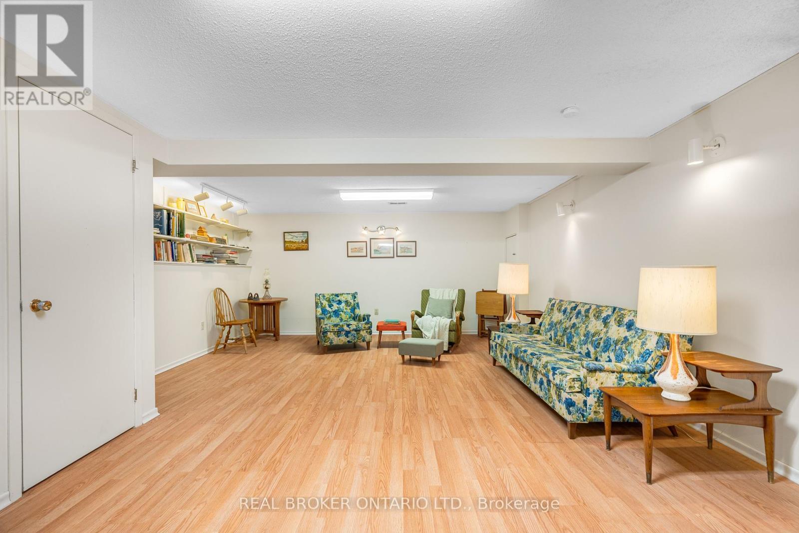 127 Chimo Drive